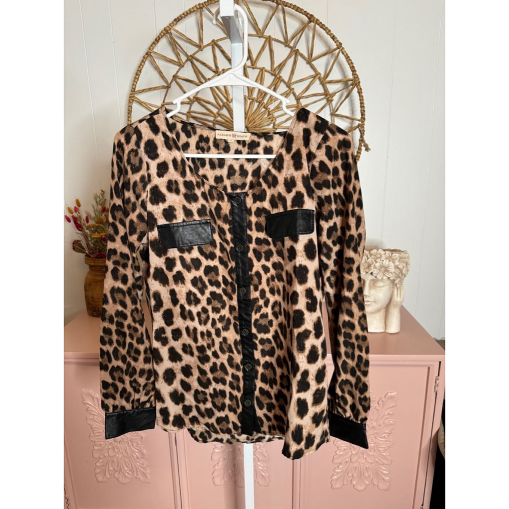 Women's Altar'd State Leopard Print Blouse Size‎ M Brown